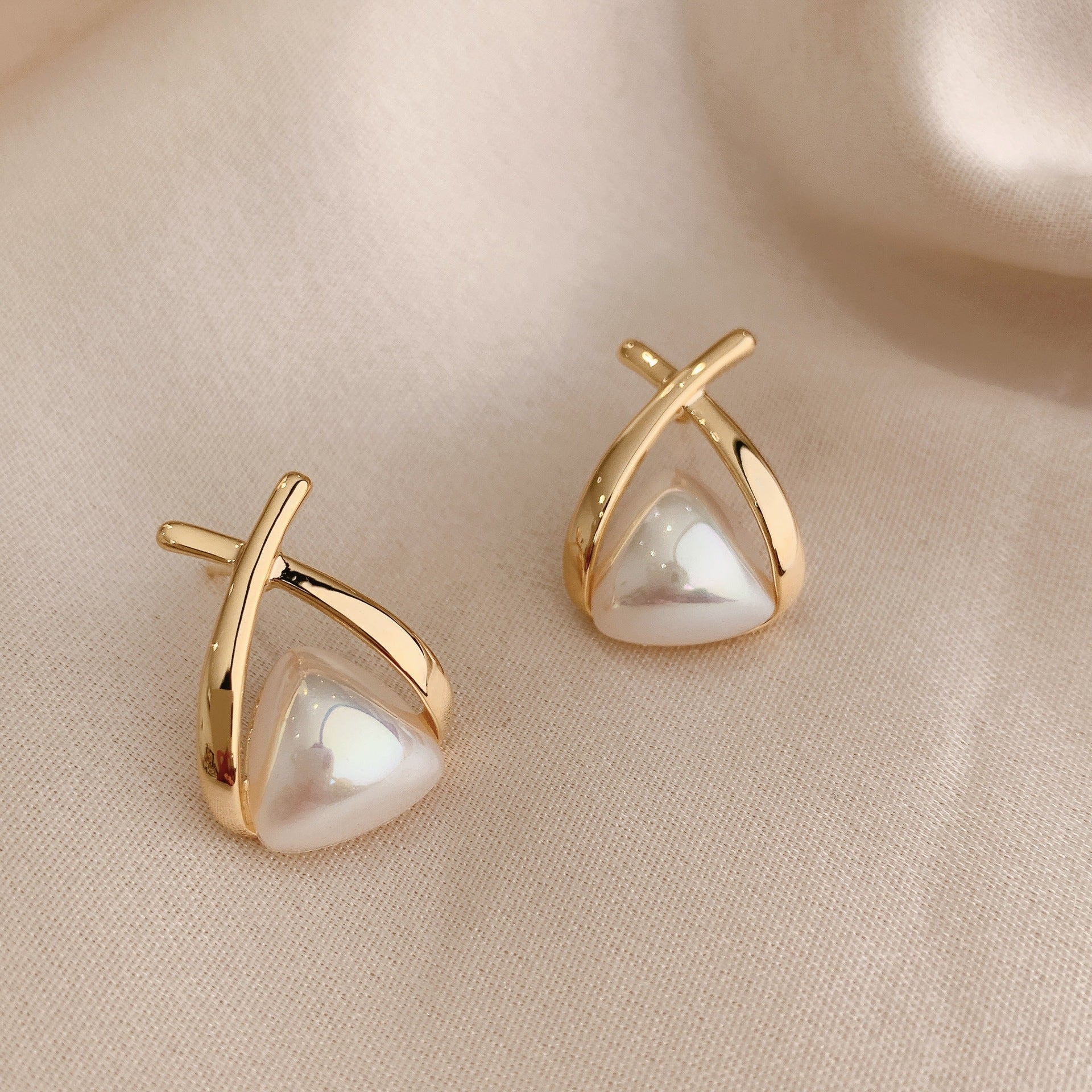 Romantic Pearl Earring for Special Moments