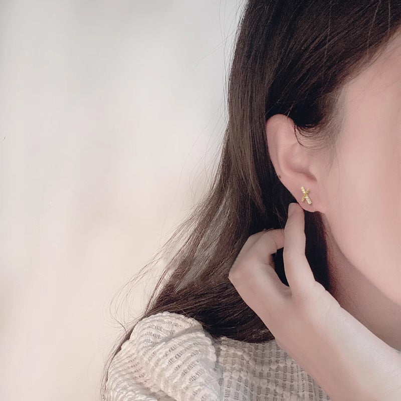 Beautiful Gold Earring with Unique Style