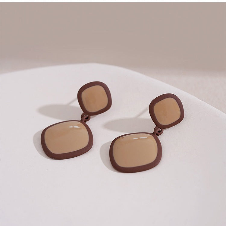 Classic Earring with Timeless Appeal