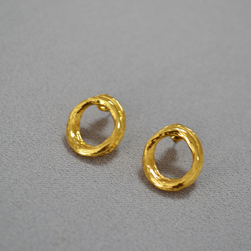 Beautiful Gold Earring with Unique Style