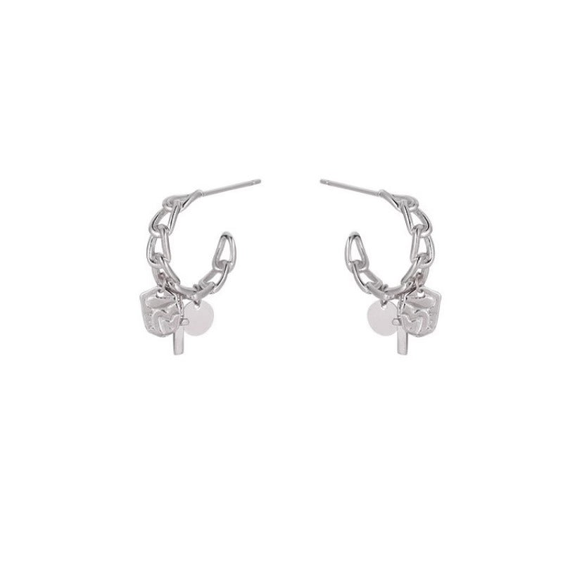 Charming Earring for Any Occasion