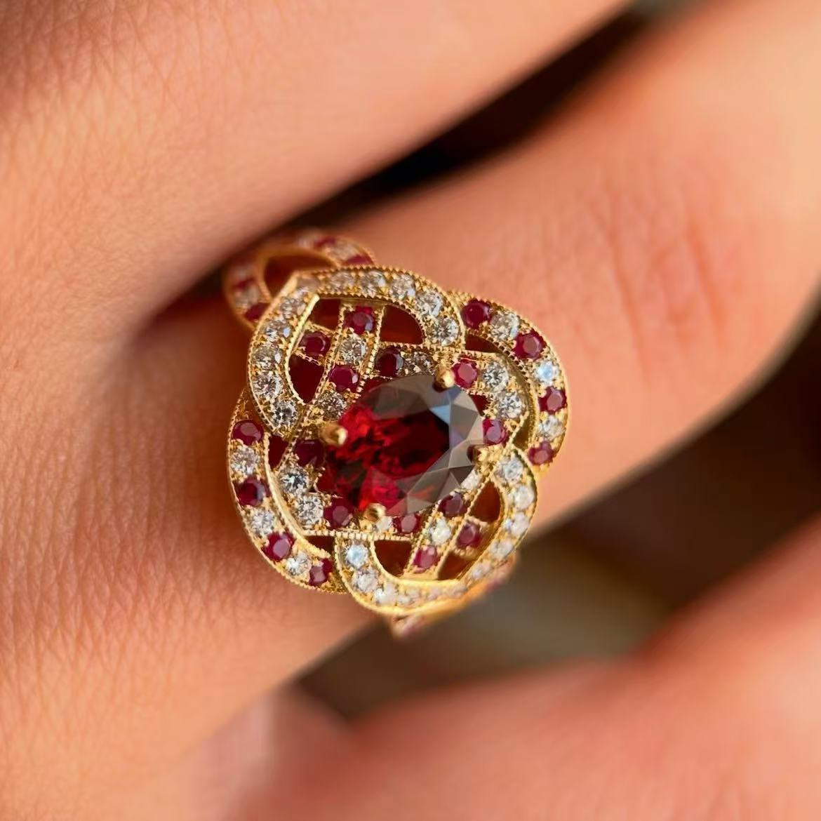 Charming Gold Ring for Any Occasion