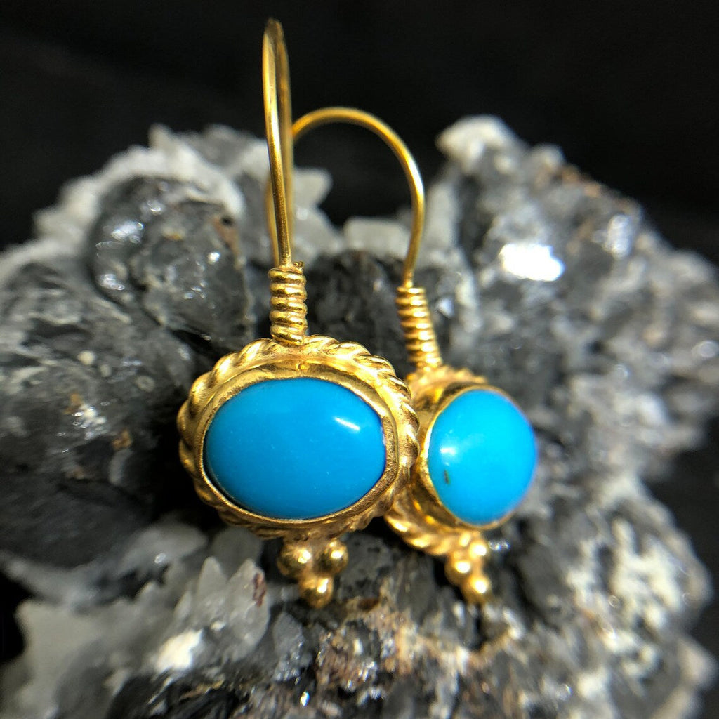 Classic Earring with Timeless Appeal