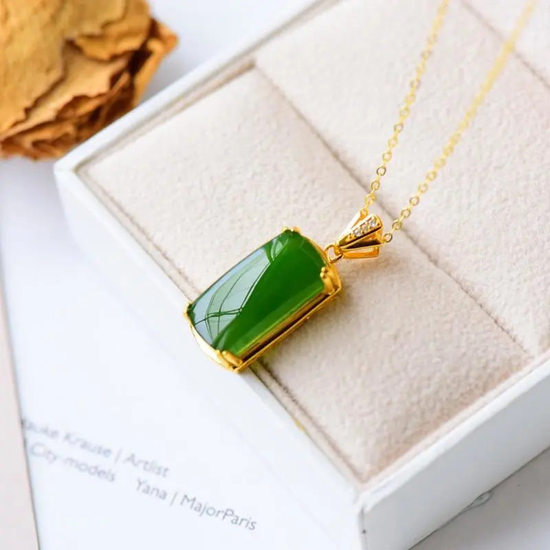 Stunning Gold Necklace for Daily Wear