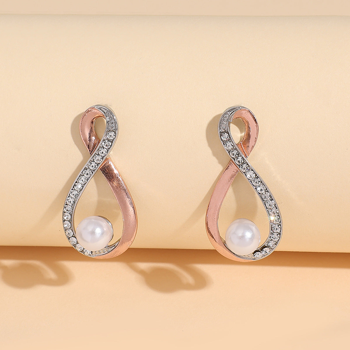 Classic Pearl Earring with Timeless Appeal