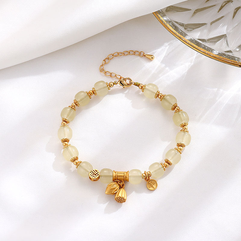 Classic Silver Bracelet with Timeless Appeal