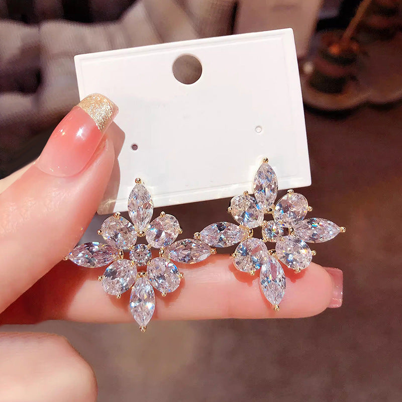 Charming Earring for Any Occasion