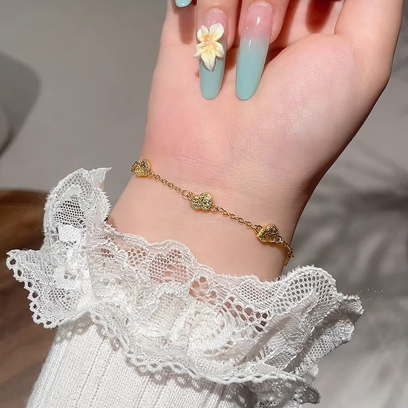 Classic Gold Bracelet with Timeless Appeal
