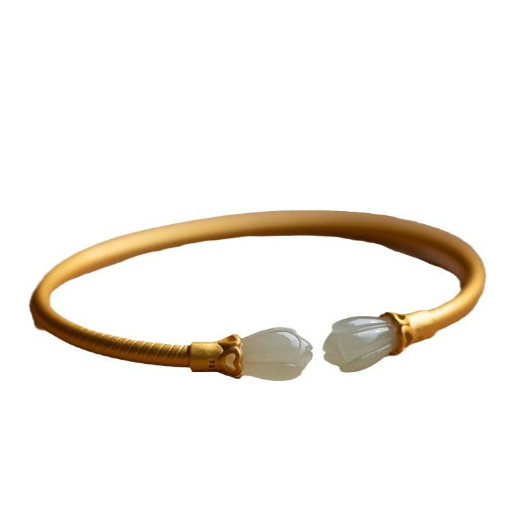 Romantic Gold Bracelet for Special Moments
