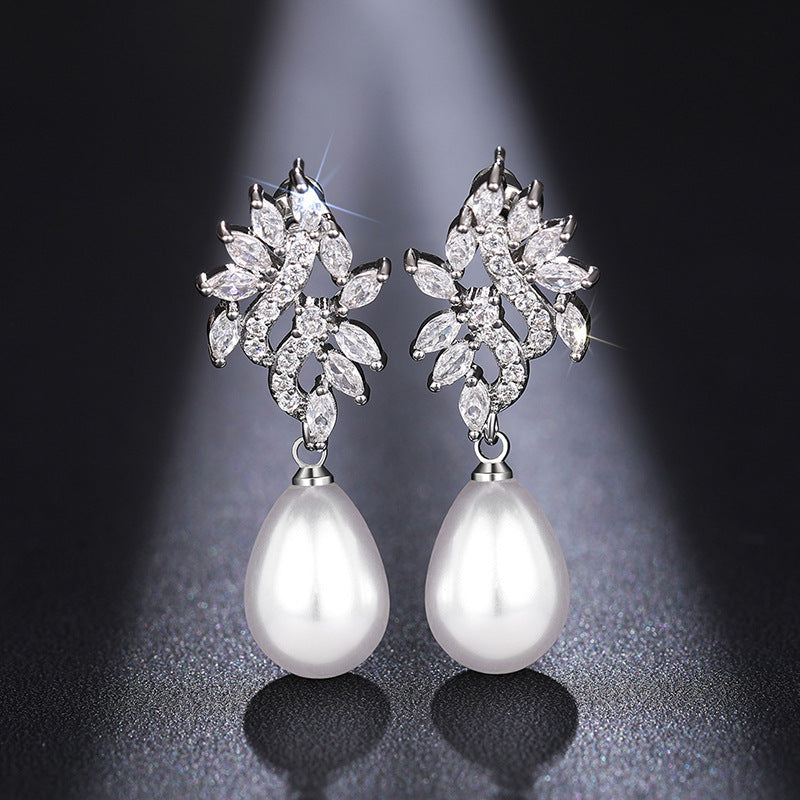 Classic Pearl Earring with Timeless Appeal