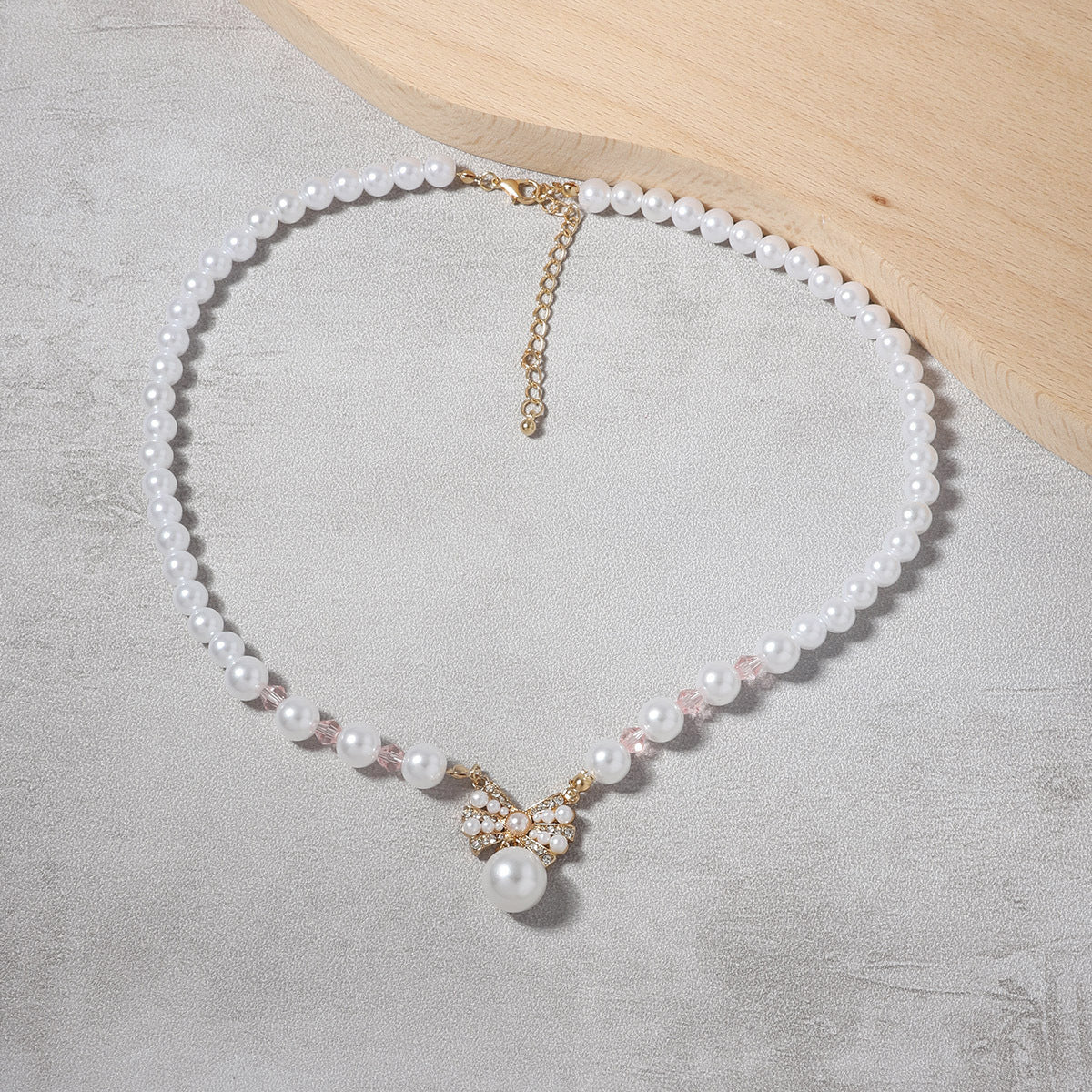 Charming Pearl Necklace for Any Occasion