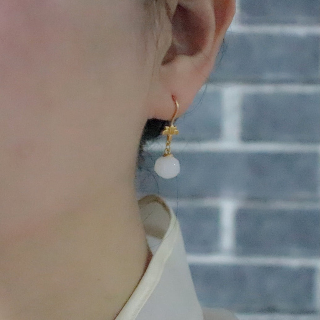 Romantic Gold Earring for Special Moments