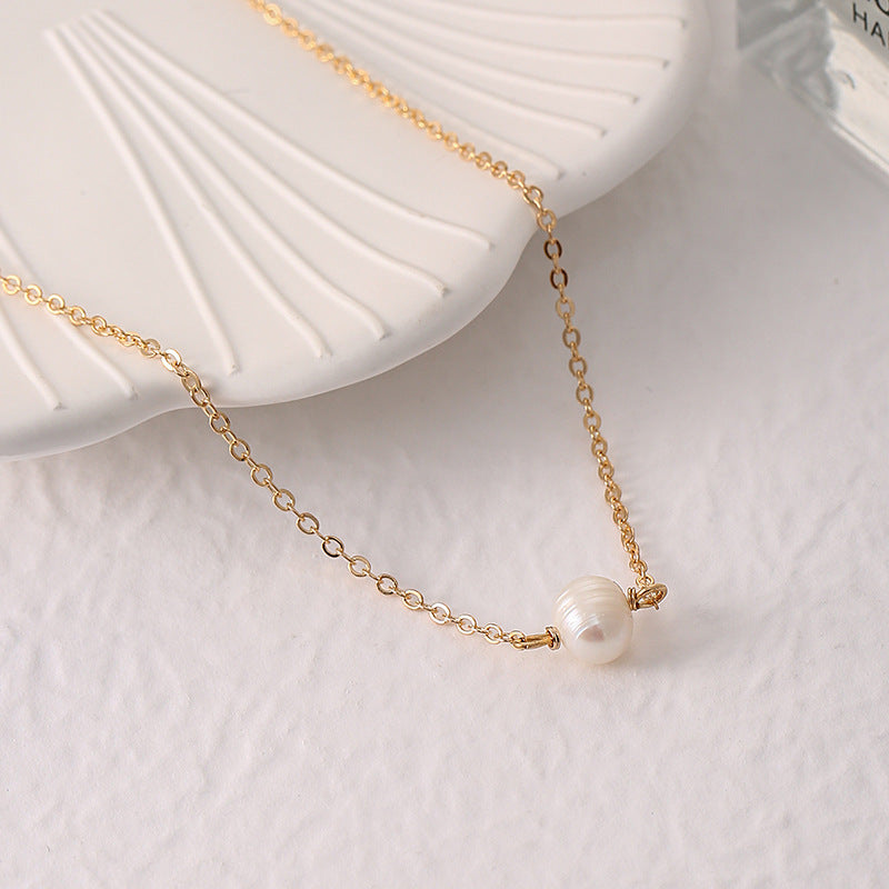 Classic Pearl Necklace with Timeless Appeal