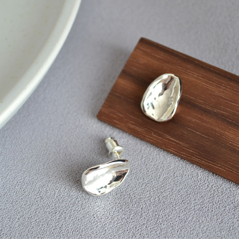 Charming Silver Earring for Any Occasion