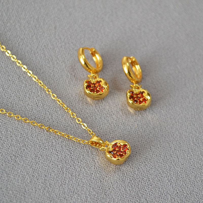 Stunning Gold Necklace for Daily Wear