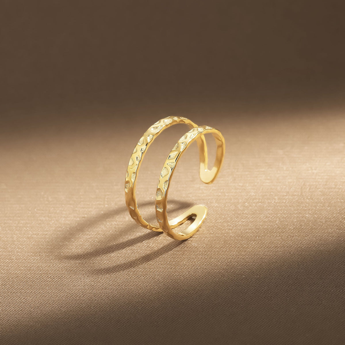 Romantic Gold Ring for Special Moments