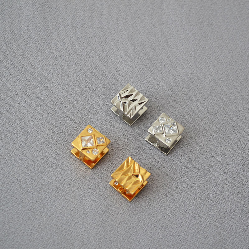 Romantic Gold Earring for Special Moments