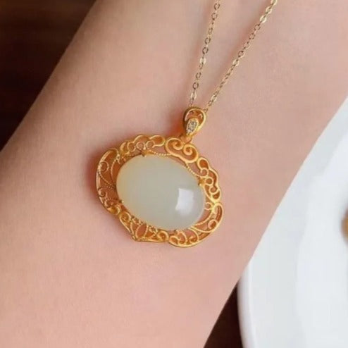 Classic Silver Pendant with Timeless Appeal