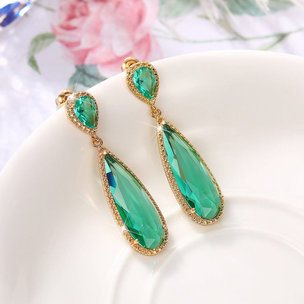 Charming Earring for Any Occasion