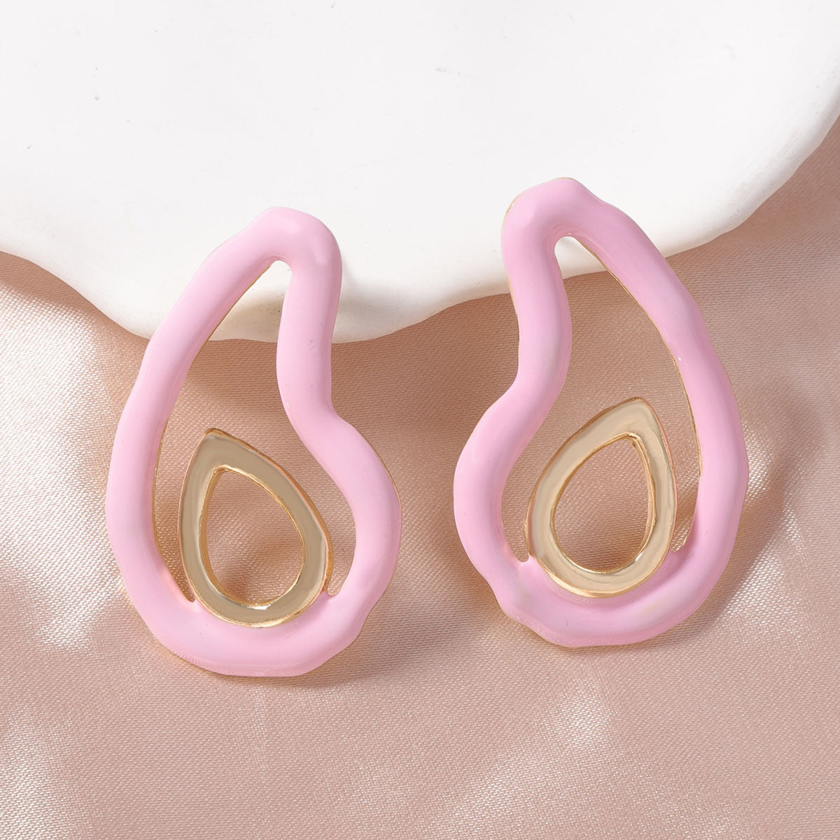 Charming Earring for Any Occasion