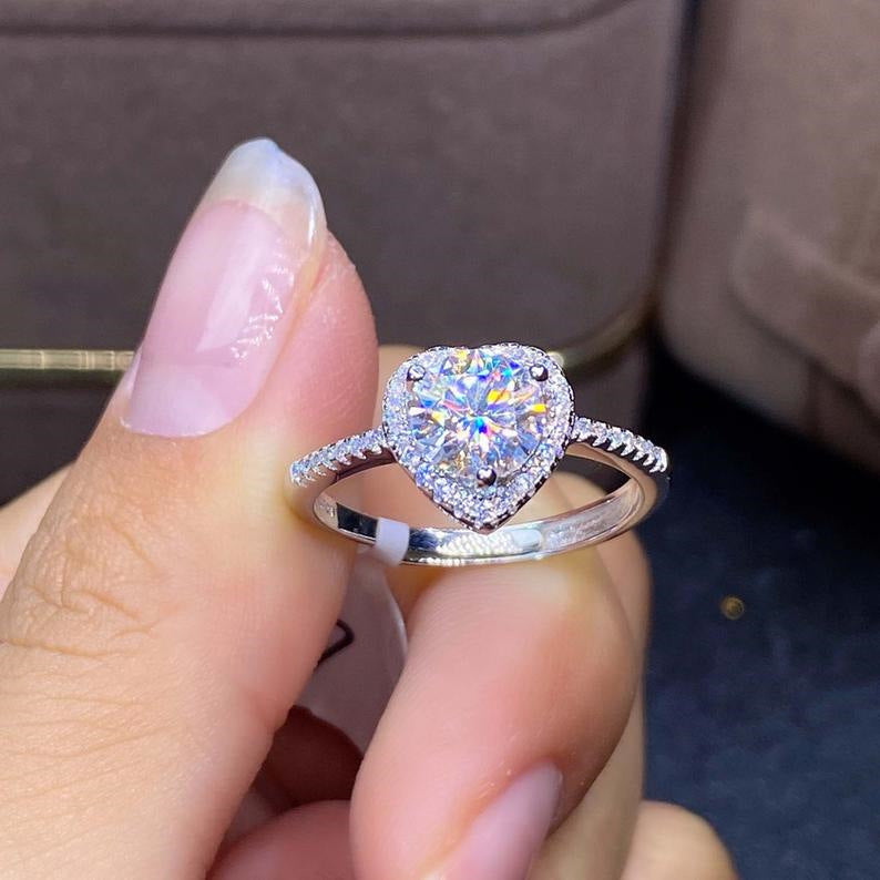 Charming Silver Ring for Any Occasion