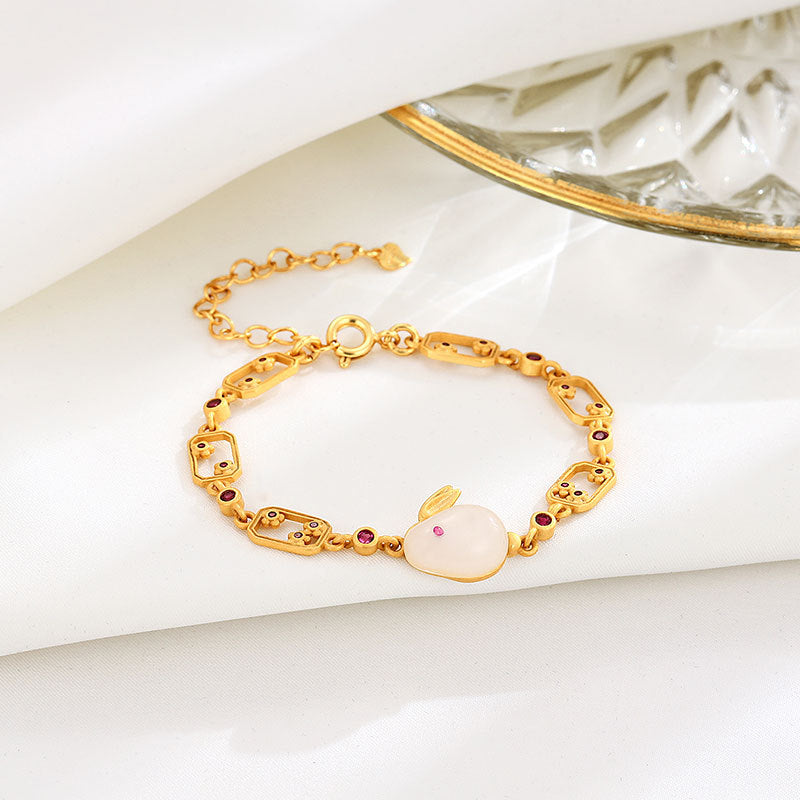 Classic Silver Bracelet with Timeless Appeal