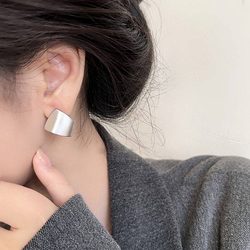Delicate Artisan Silver Earring