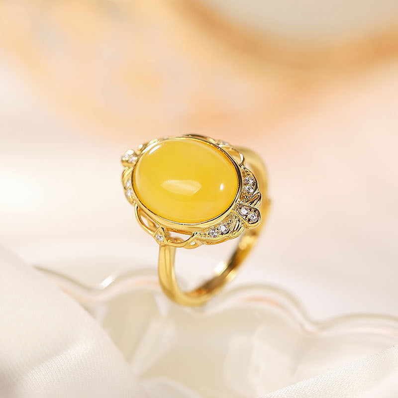 Classic Gold Ring with Timeless Appeal