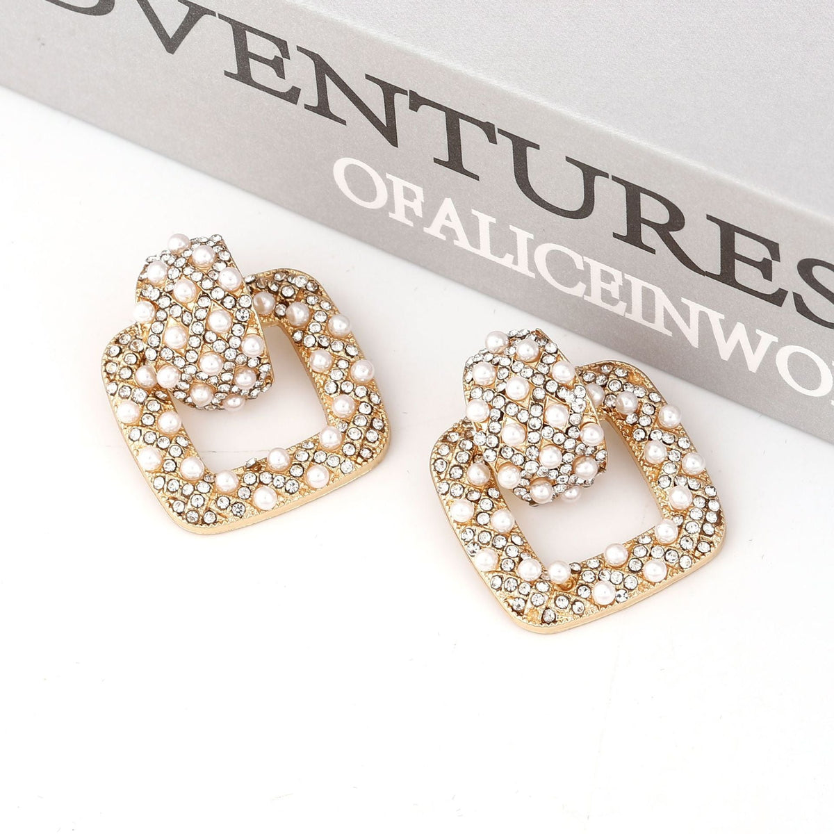 Classic Pearl Earring with Timeless Appeal
