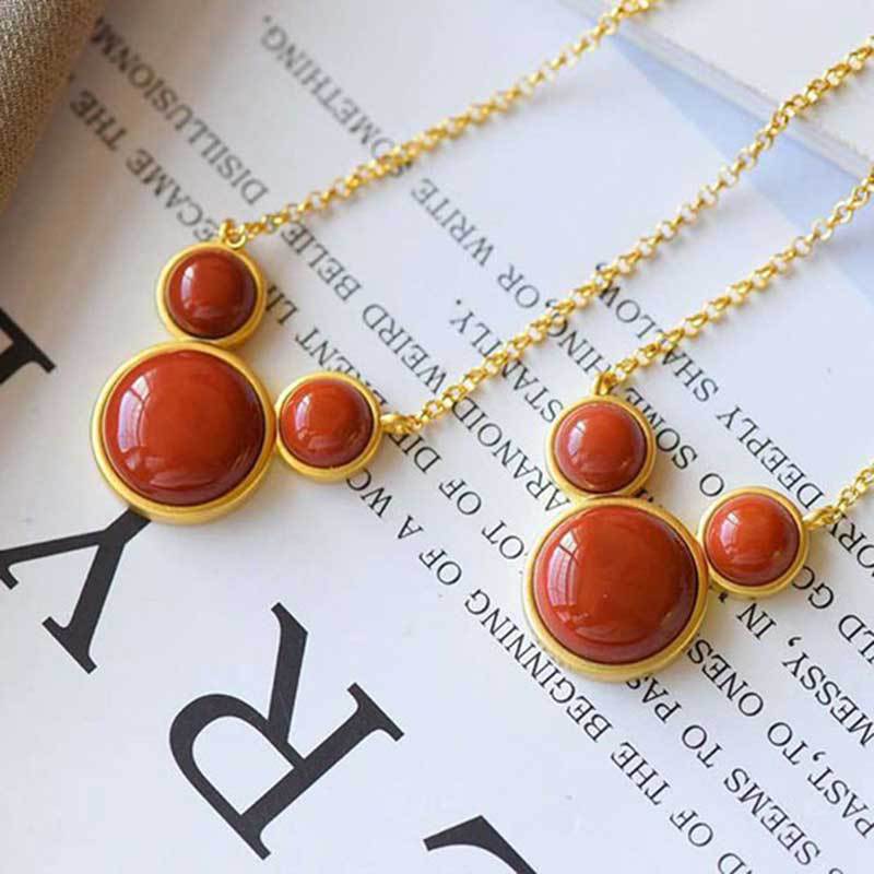 Charming Silver Necklace for Any Occasion