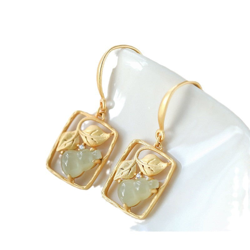 Charming Gold Earring for Any Occasion
