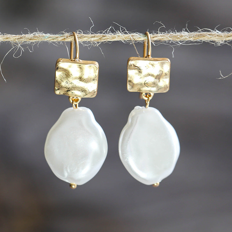 Stunning Gold Earring for Daily Wear