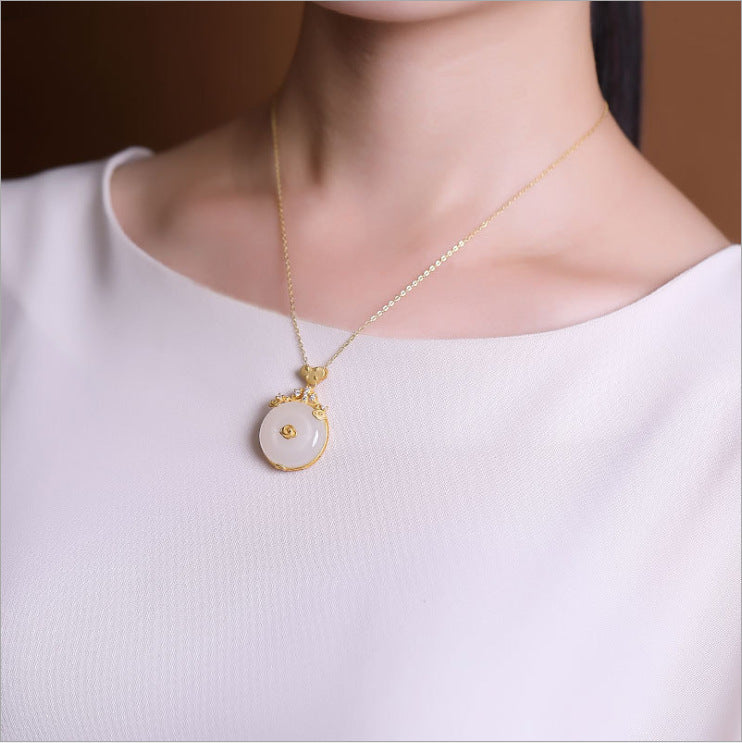 Charming Gold Necklace for Any Occasion