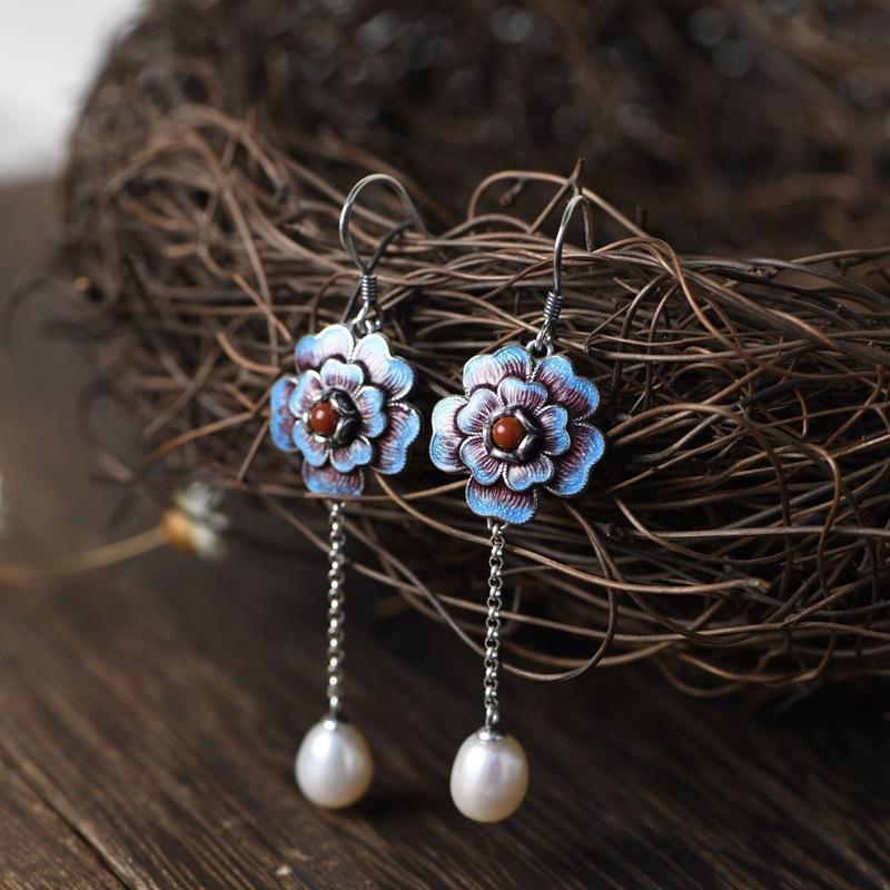 Elegant Silver Earring for Every Occasion