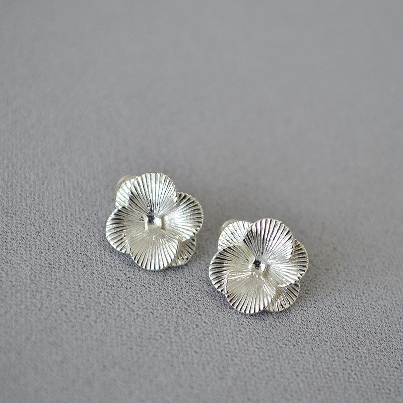 Delicate Artisan Gold Earring