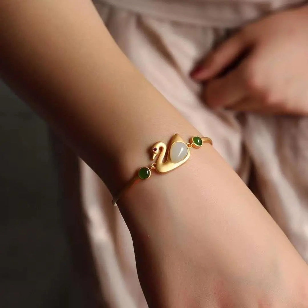 Romantic Silver Bracelet for Special Moments