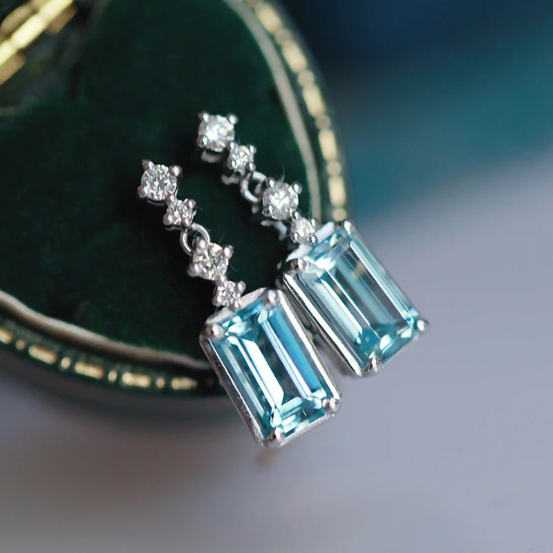 Charming Earring for Any Occasion