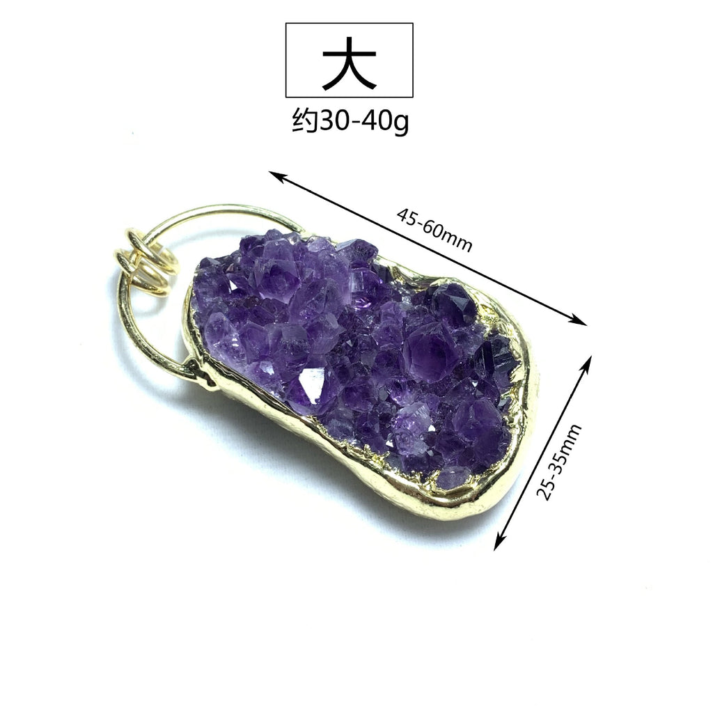 Beautiful Gold Pendant with Unique Style