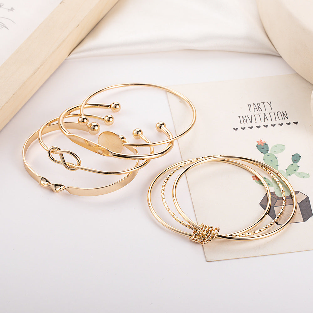Charming Gold Bracelet for Any Occasion