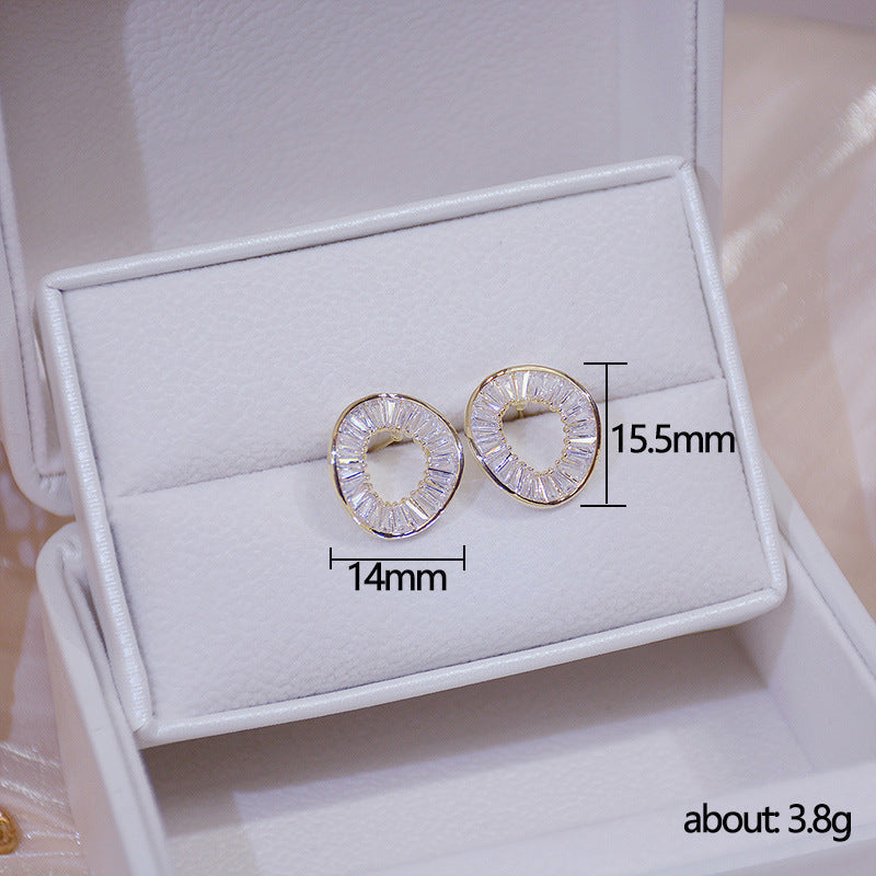 Classic Earring with Timeless Appeal