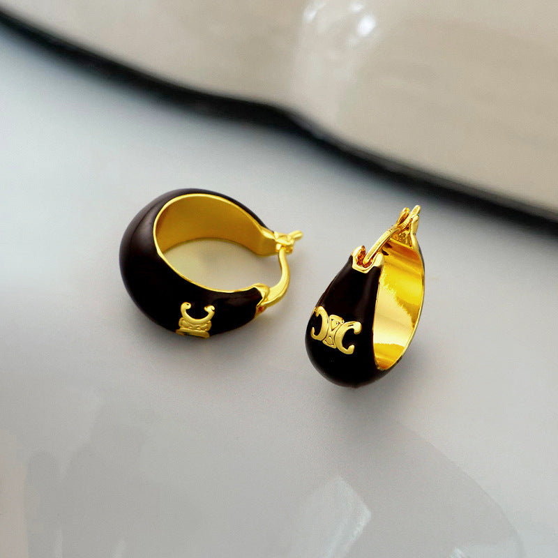 Classic Earring with Timeless Appeal