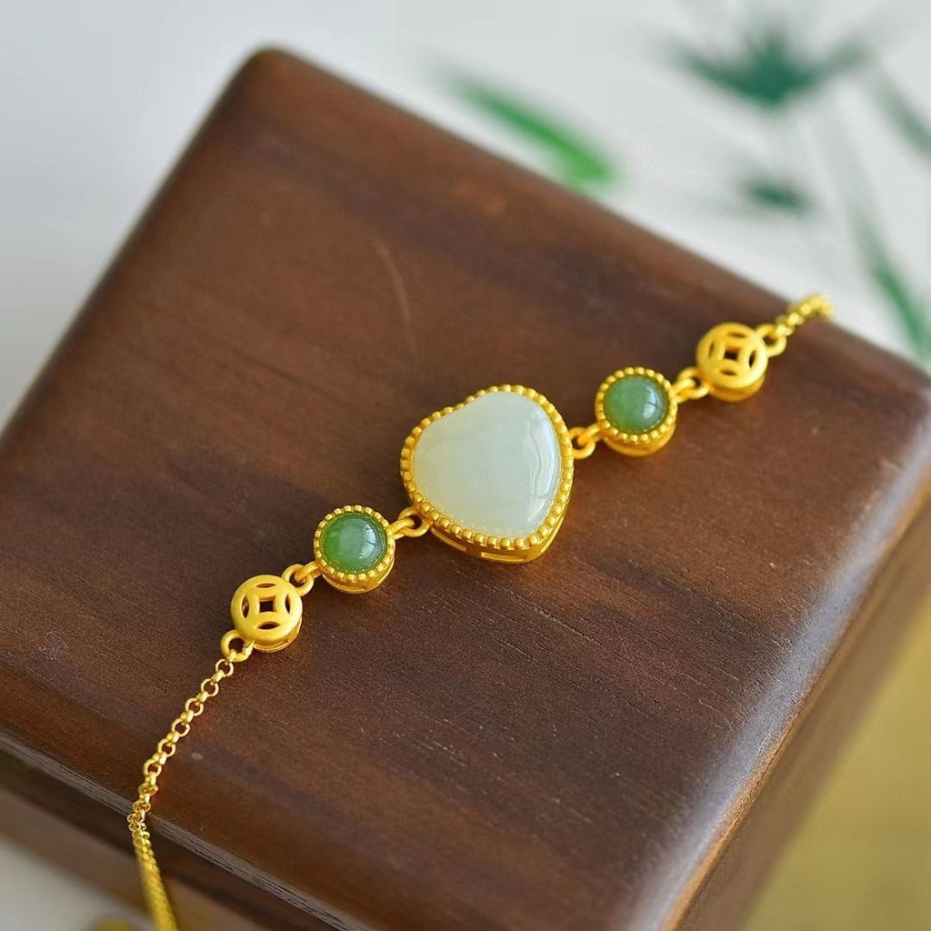 Charming Silver Bracelet for Any Occasion