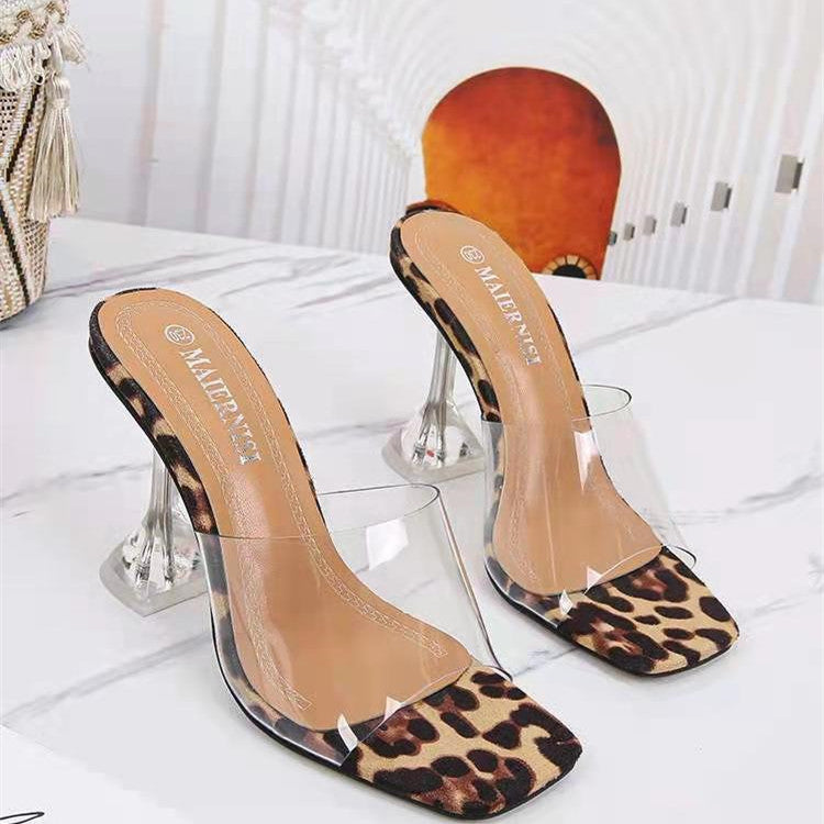 Chic Orthopedic Sandals with Unique Design