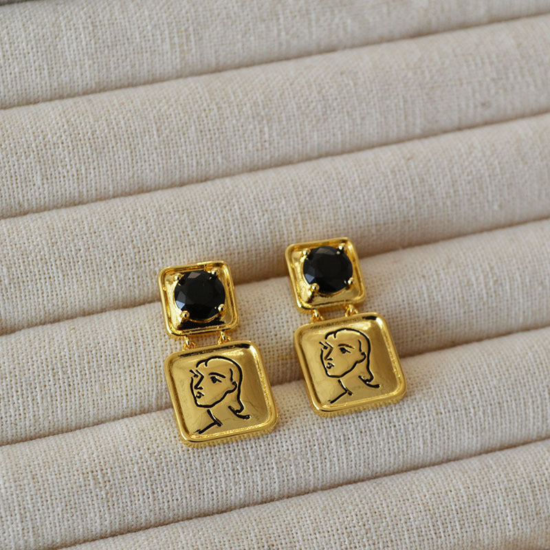 Charming Silver Earring for Any Occasion