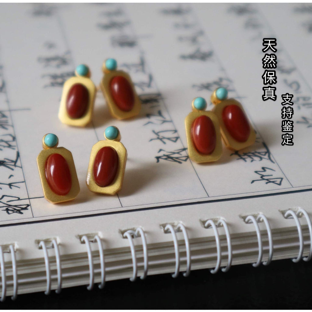 Romantic Gold Earring for Special Moments