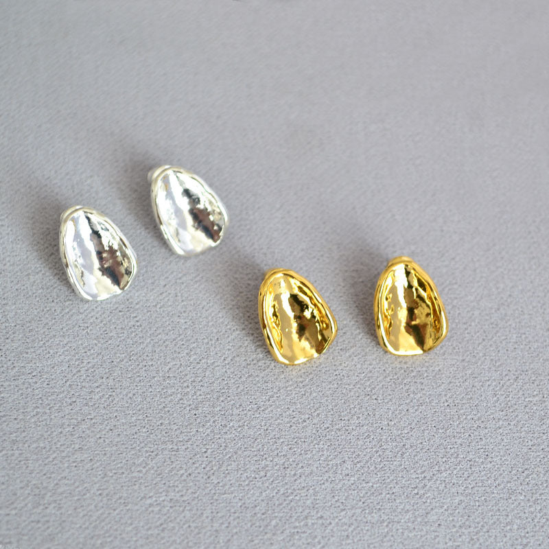 Charming Silver Earring for Any Occasion