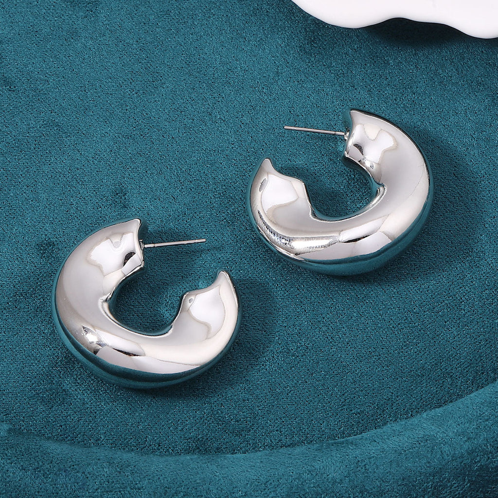 Charming Earring for Any Occasion