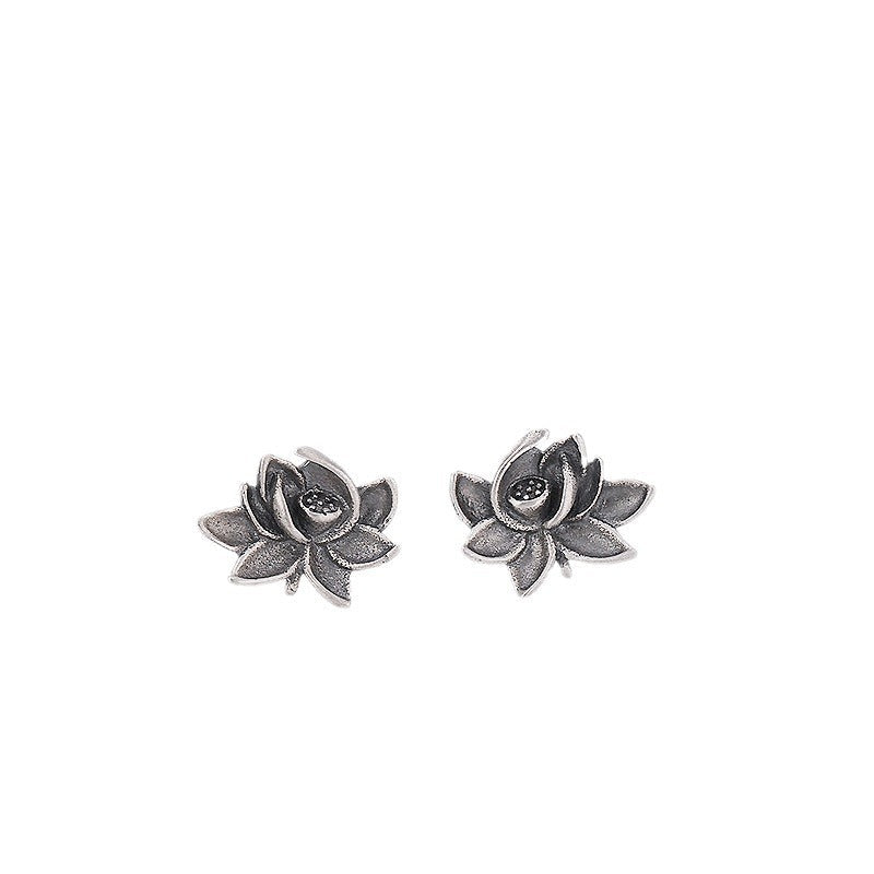 Charming Silver Earring for Any Occasion