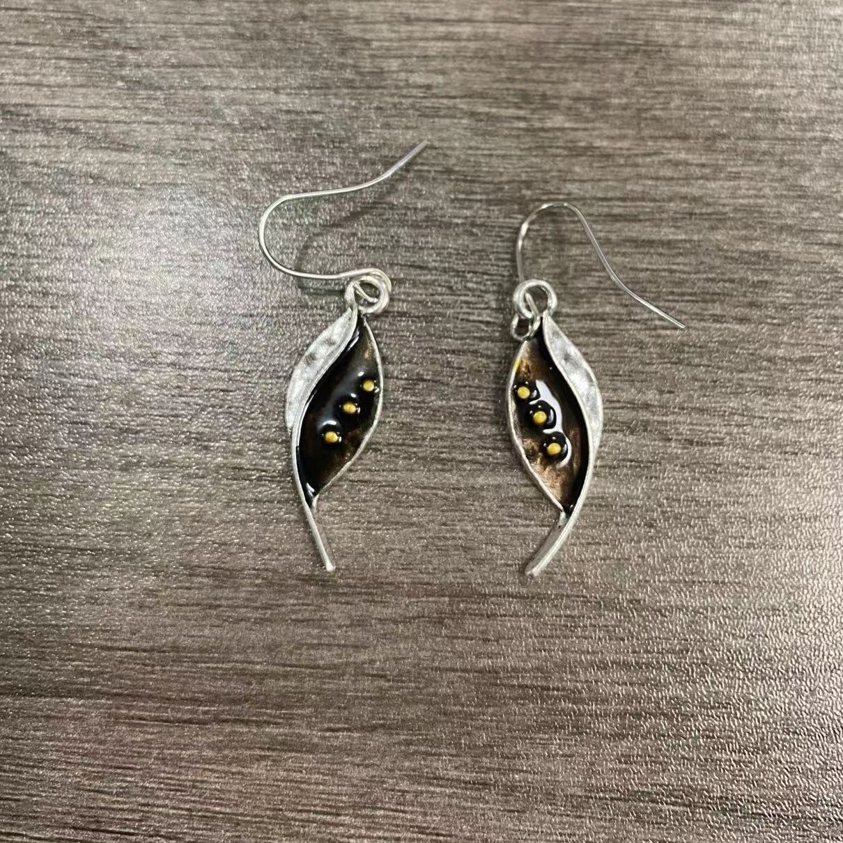 Charming Gold Earring for Any Occasion