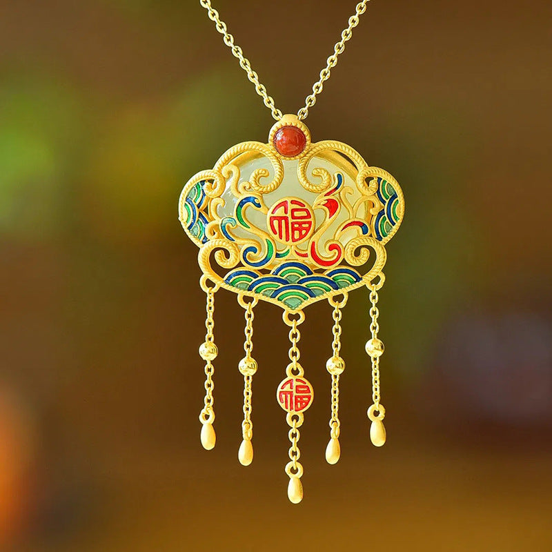 Romantic Silver Necklace for Special Moments